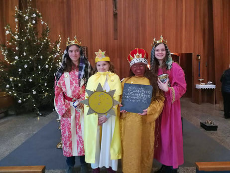 Dreikönigssingen der Sternsinger in Bad Emstal/Merxhausen